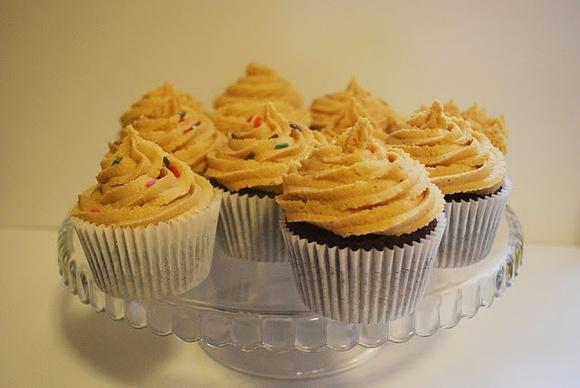 Devil's food cake cupcakes with peanut buttercream