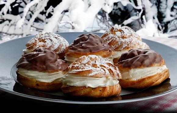 Icelandic rjómabollur bun-day buns