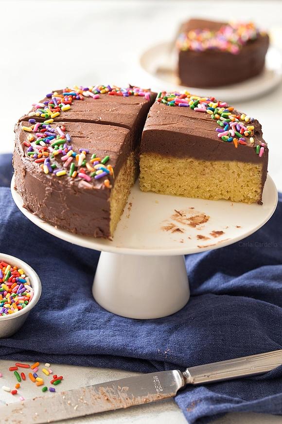 Small 6 inch yellow cake for two