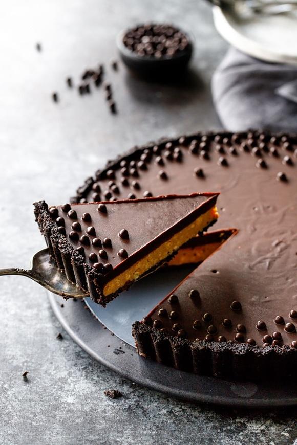 Crunchy Peanut Butter and Chocolate Tart