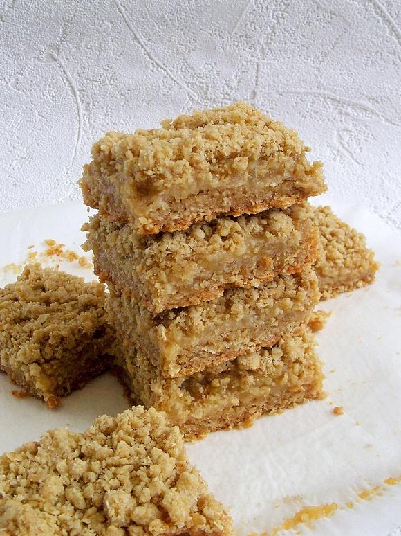 Applesauce Oat Bars