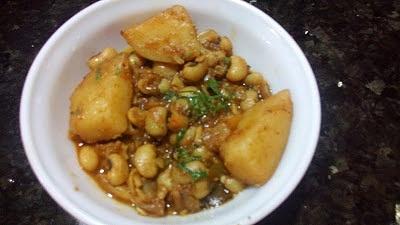 Chawli batata bhaji | black eyed beans sabji maharashtrian style