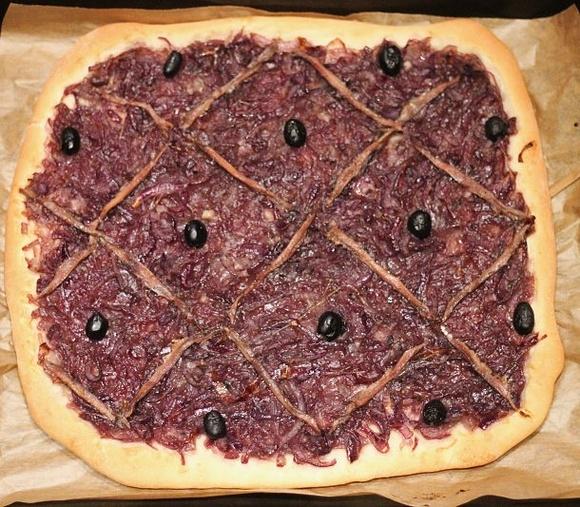 French red onion pissaladière