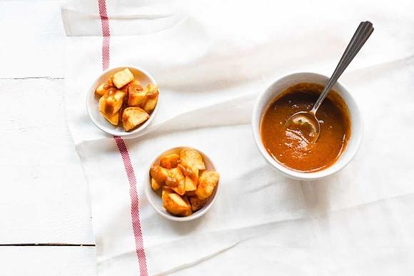How to make bravas sauce