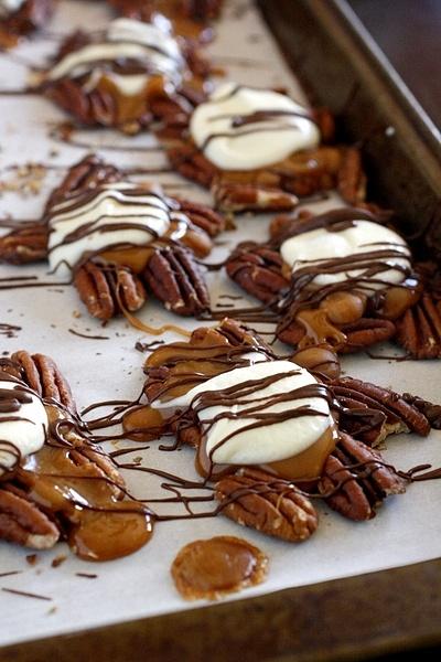 Caramel Pecan Turtle Clusters