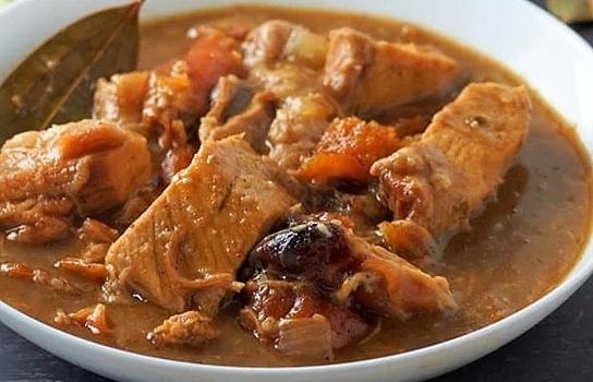 How to make paksiw na lechon or roasted pork in liver sauce and vinegar