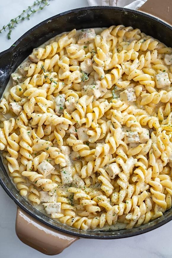 White cheddar chicken pasta