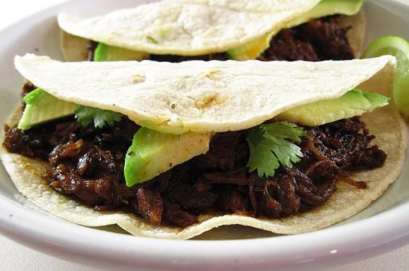 Slow Cooker Mexican Pulled Pork Tacos