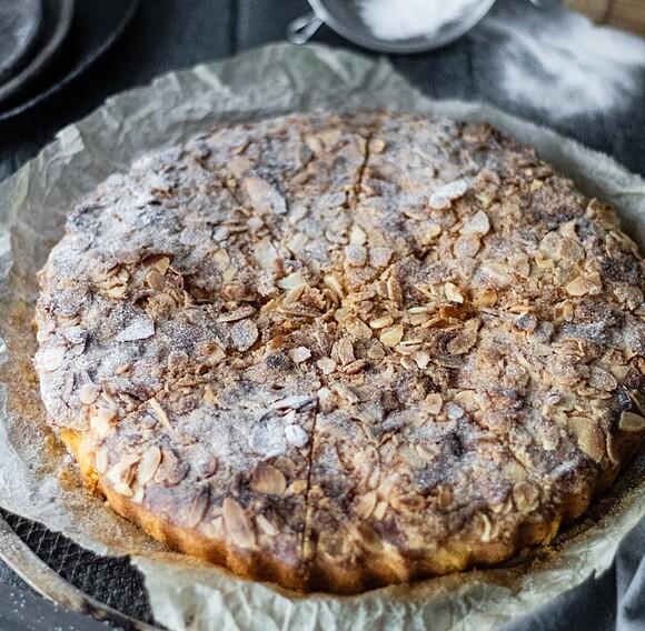 Best vegan carrot bundt cake with almond crumble