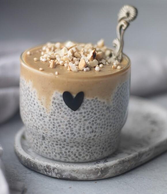 Easy salted caramel date chia pudding for one serving