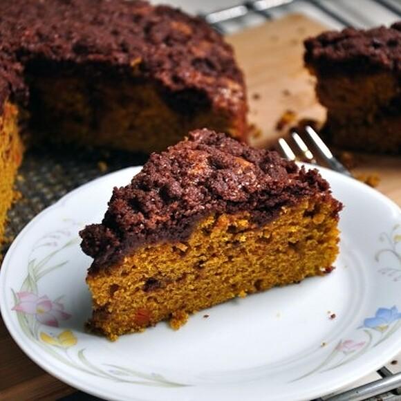 Pumpkin dark chocolate crumb cake