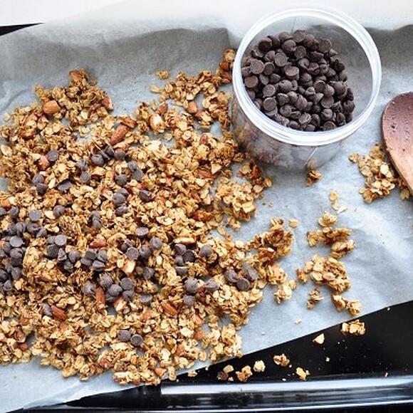 Mocha chocolate granola