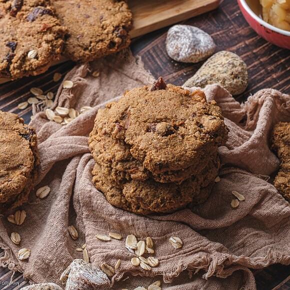 Easy chewy oat molasses spiced cookies