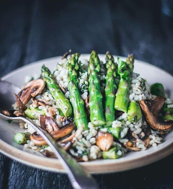 Vegan asparagus and mushroom risotto