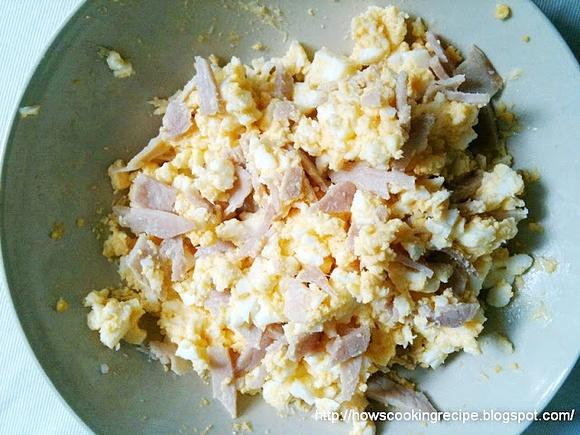 Eggs with Ham Sandwich
