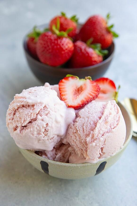 Strawberry cottage cheese ice cream