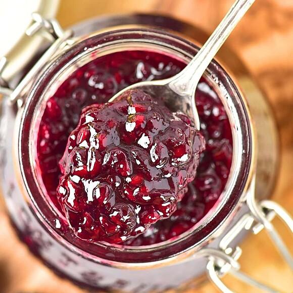 Easy blackberry jam with no pectin