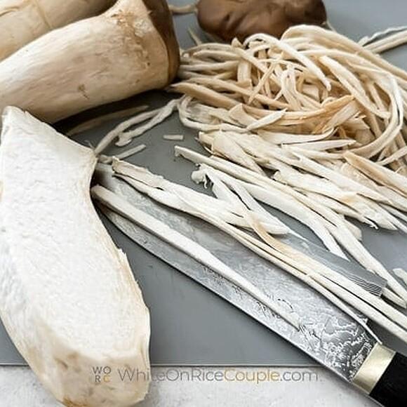 Low-carb noodles from king oyster mushrooms