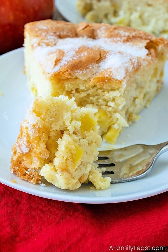 Sour cream apple cake