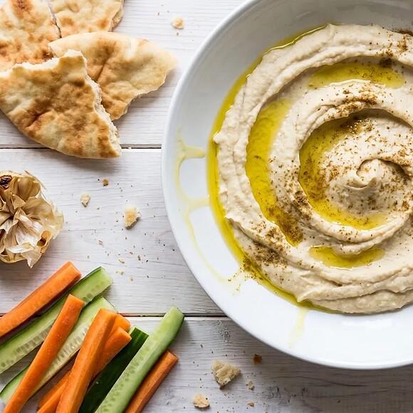Roast garlic and butter bean dip