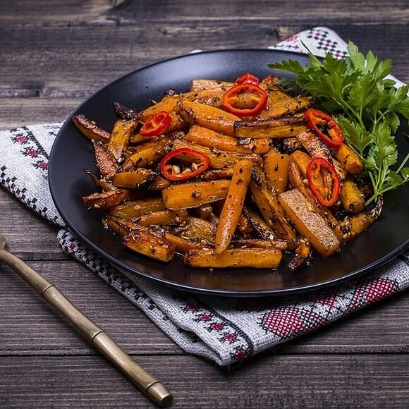 Gochujang carrots with honey and sesame