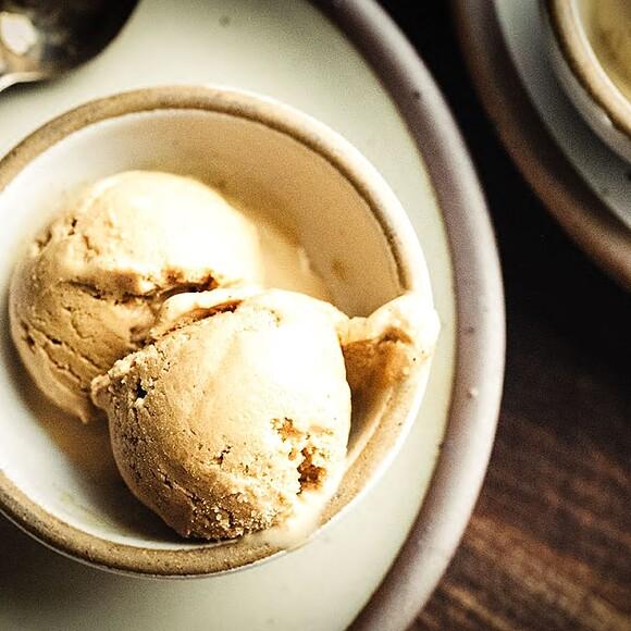 Cinnamon coffee frozen yogurt