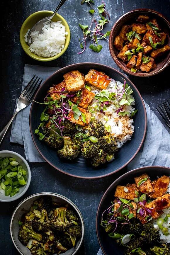 Crispy baked tofu teriyaki with broccoli