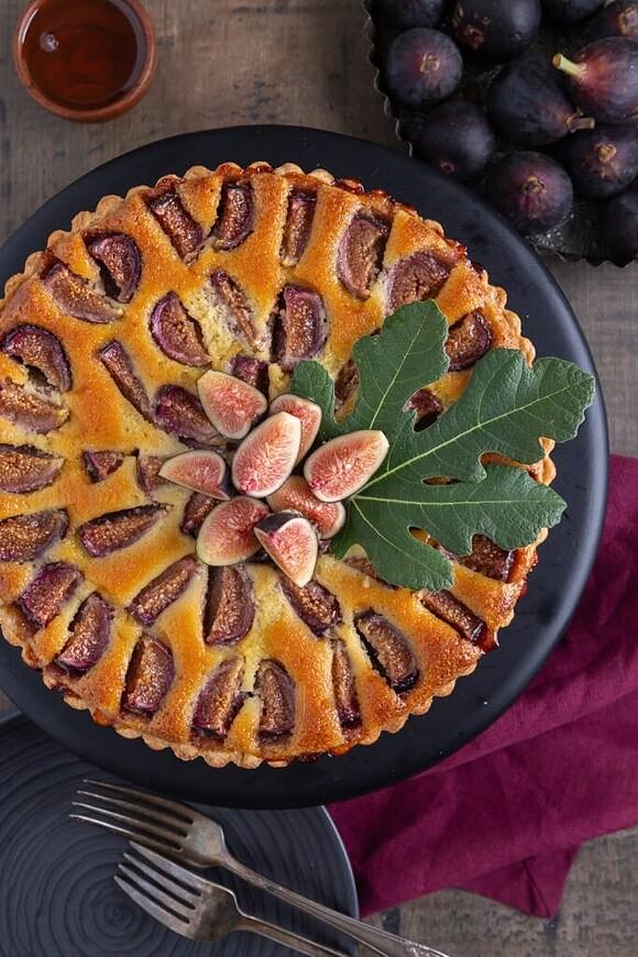 Fig tart with fresh figs