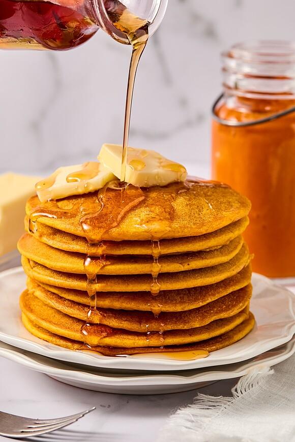 Fluffy vegan pumpkin pancakes gluten-free