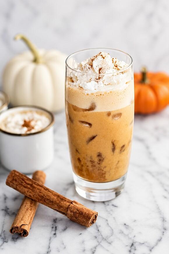 Easy homemade pumpkin spice latte in 5 minutes
