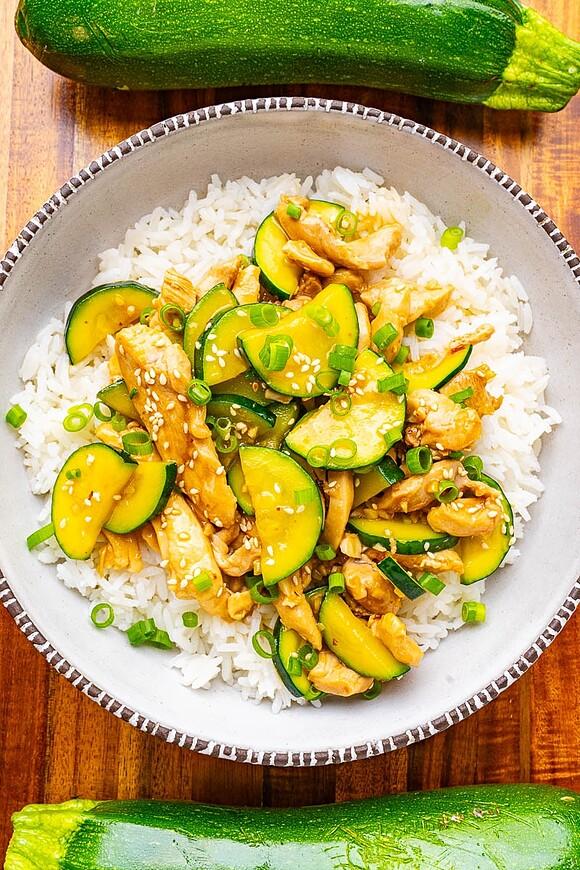 Chicken and zucchini stir fry