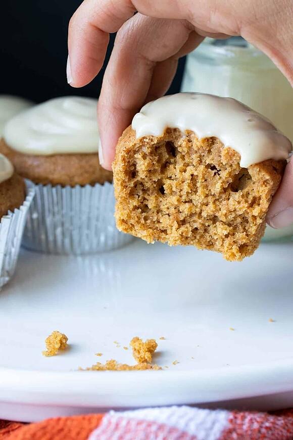 Healthy vegan pumpkin cupcakes