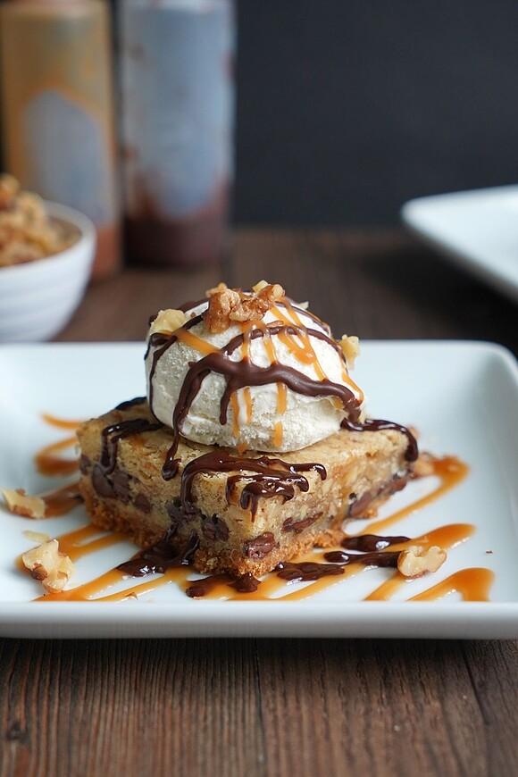 Chili's chocolate chip paradise pie bars