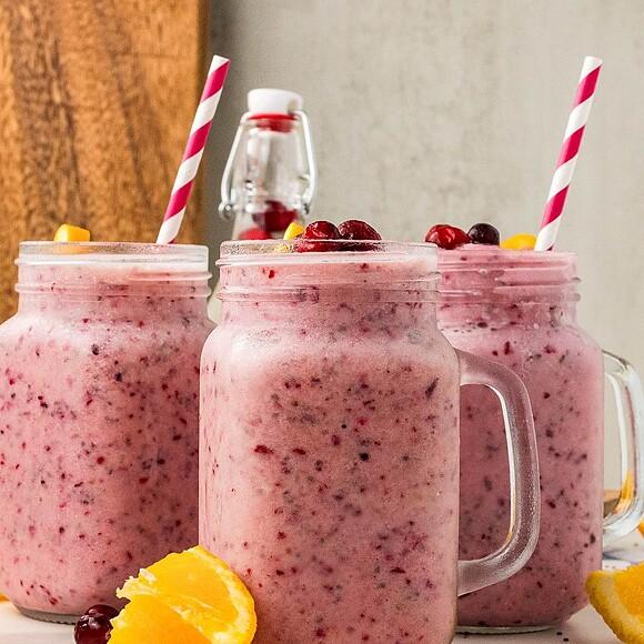 Christmas smoothie with cranberry and orange