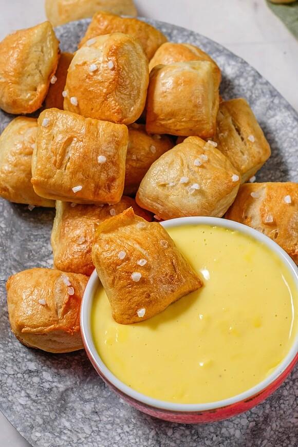 Easy homemade pretzel bites (one rise)
