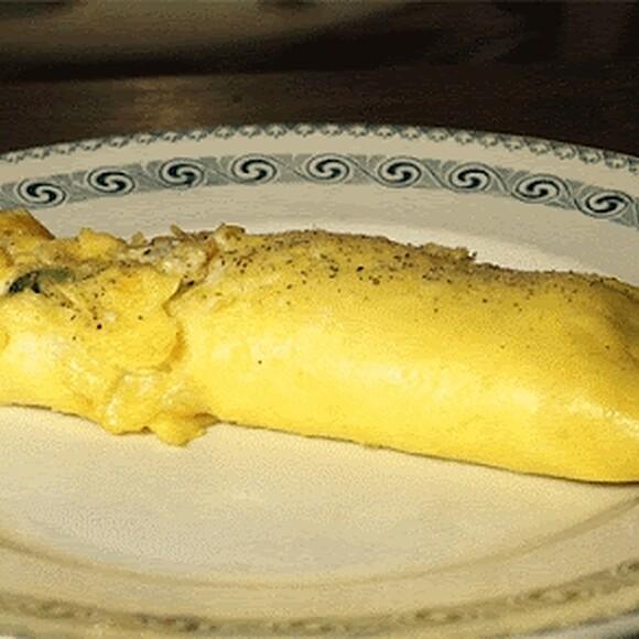 Spinach, mushroom & Swiss cheese omelet