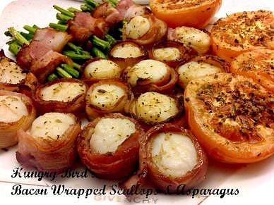 Bacon wrapped scallops and asparagus