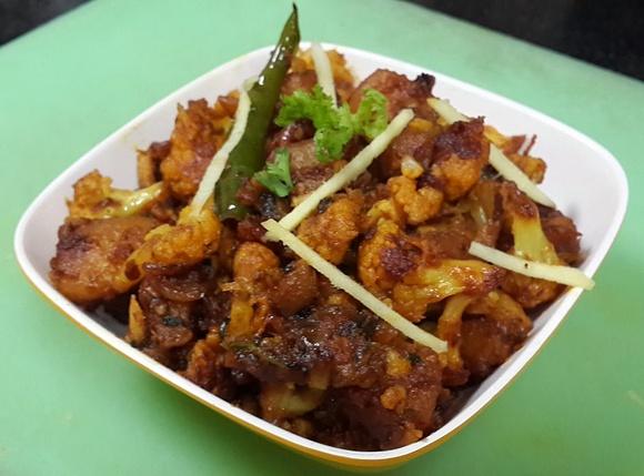 Aloo gobi - simple north indian potato and cauliflower curry