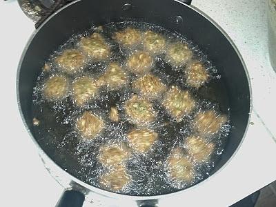 Dalwada recipe for rainy days, serve hot with curds or coconut chutney
