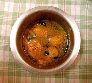 Sweet and sour mango curry