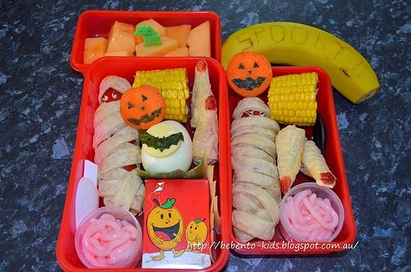 Spooky bento for halloween with mummy dogs