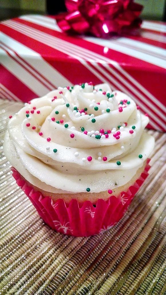 Vanilla bean cupcakes with vanilla buttercream frosting