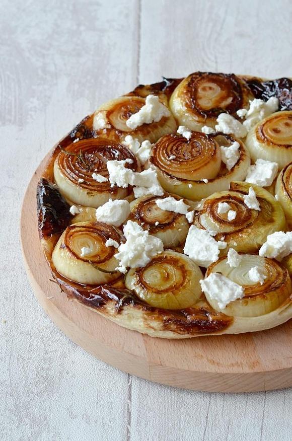 Caramelised onion and goat cheese tarte tatin