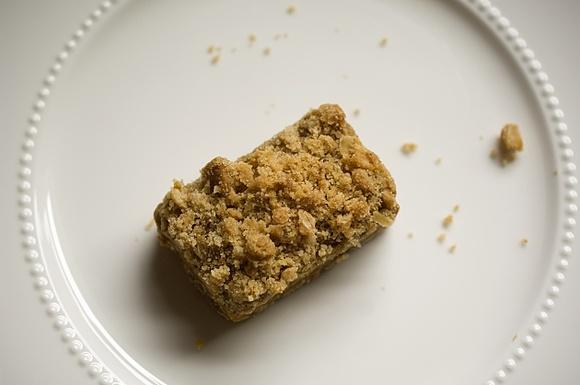 Pumpkin pie bars with oatmeal brown butter crumb