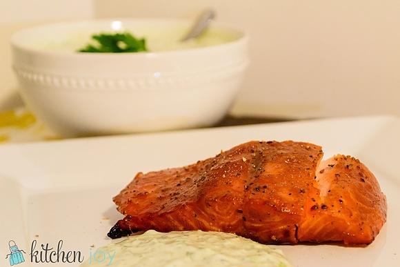Smoked salmon with fresh dill sauce