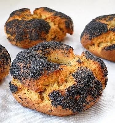 Gluten-free bagels with onion and poppy seed