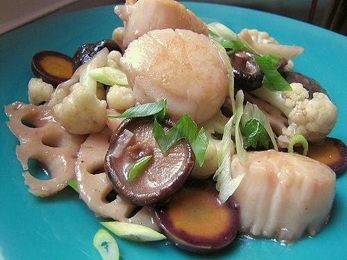 Sake stir-fried scallops with root vegetables