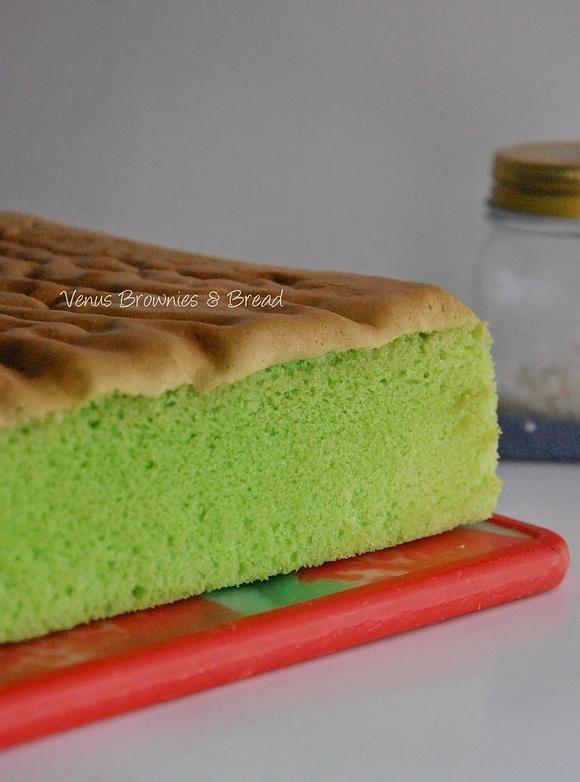 Pandan Sponge Cake