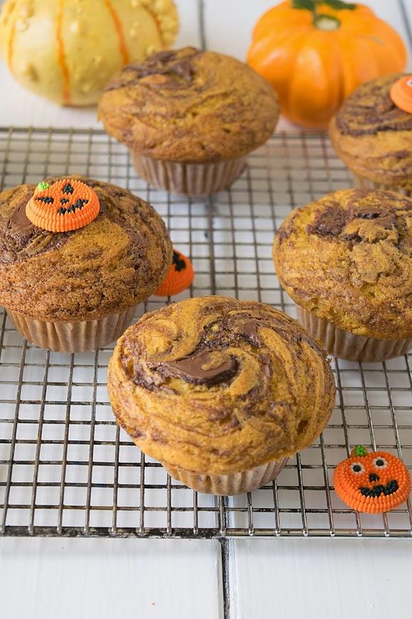 Pumpkin and nutella swirl muffins