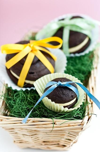 Passion fruit whoopie pies